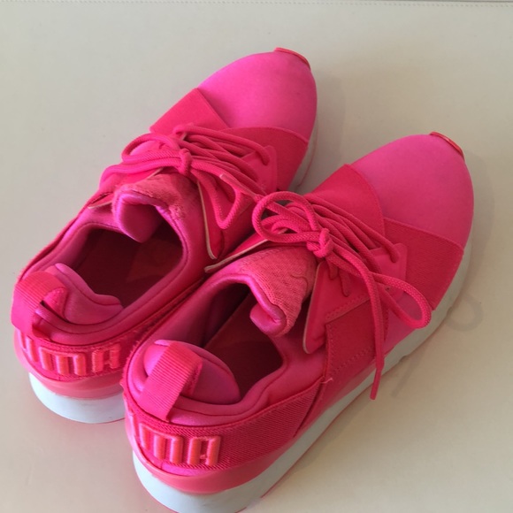 🍒HP🍒Puma sneakers - Picture 3 of 5